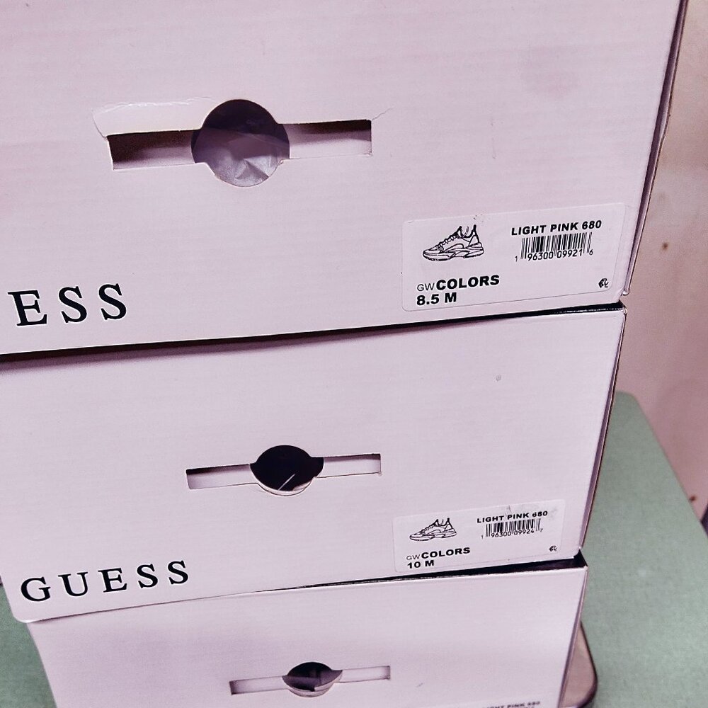 Guess sneakers nwt​​​​​
